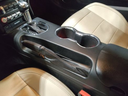 Used 2017 Ford Mustang Premium image 26