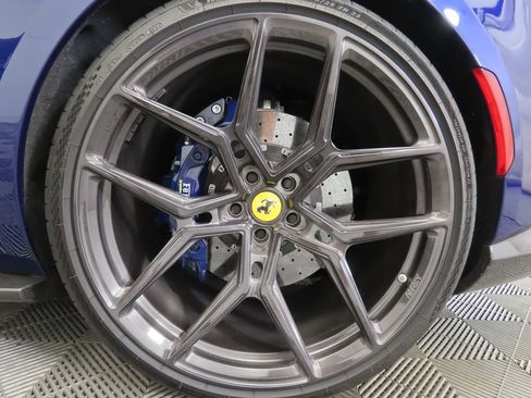 Used 2021 Ferrari 812 GTS image 35