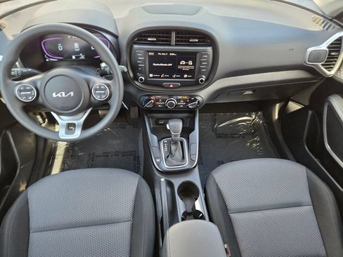 Certified 2025 Kia Soul LX w/ LX Technology Package FWD image 19