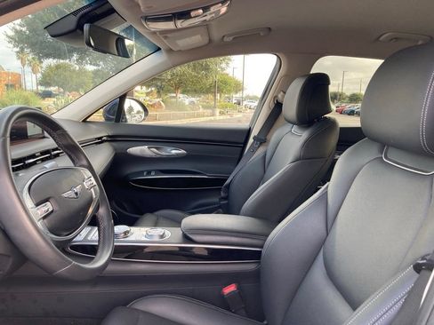 Used 2025 Genesis GV70 2.5T AWD/4WD image 8