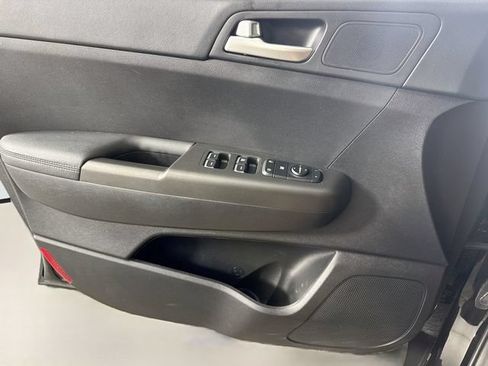 Used 2020 Kia Sportage LX AWD/4WD image 12