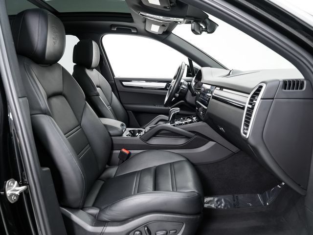 Certified 2023 Porsche Cayenne Platinum Edition AWD/4WD image 35