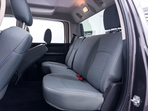 Used 2017 RAM 1500 Express AWD/4WD image 23