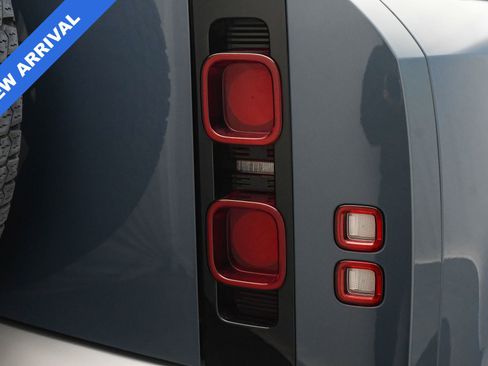 Used 2024 Land Rover Defender 110 S image 23