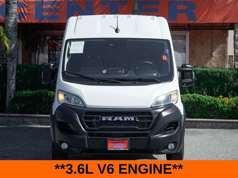 Used 2025 RAM ProMaster 2500 w/ Convenience Group FWD image 3