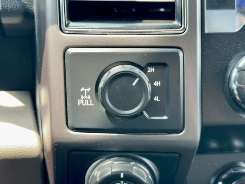 Used 2020 Ford F150 XLT w/ Equipment Group 302A Luxury AWD/4WD image 23