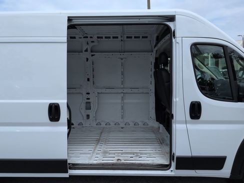 Used 2025 RAM ProMaster 3500 w/ Convenience Group FWD image 14