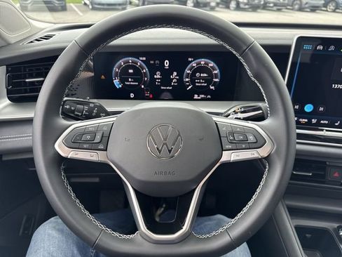 New 2026 Volkswagen Tiguan SE AWD/4WD image 17