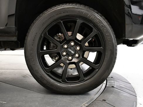 Used 2022 GMC Canyon Denali w/ Denali Black Edition Package image 16