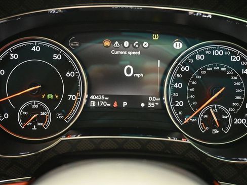 Used 2020 Bentley Bentayga image 12