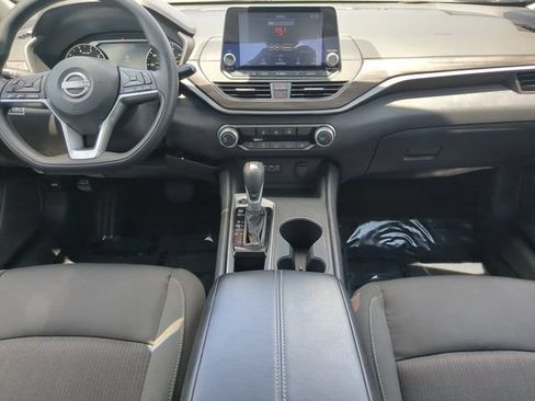 Used 2025 Nissan Altima 2.5 SV FWD image 16