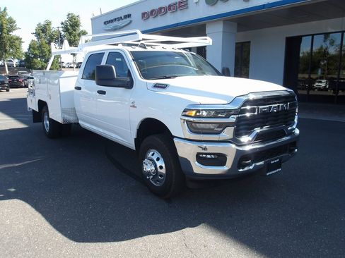 New 2025 RAM 3500 Tradesman w/ Chrome Appearance Group image 2