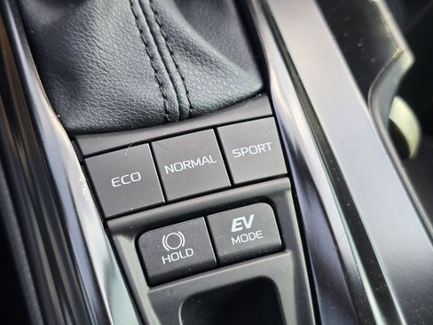 Certified 2025 Toyota Camry SE FWD image 7