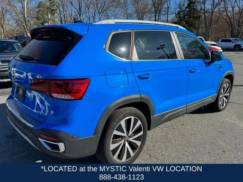 Used 2023 Volkswagen Taos SE w/ Panoramic Sunroof Package AWD/4WD image 5