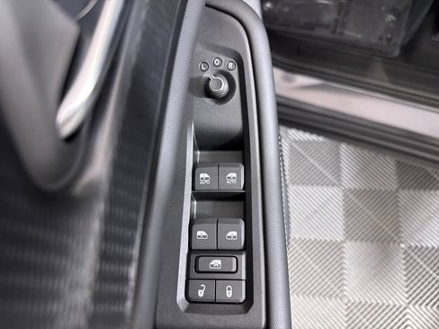 New 2025 Jeep Grand Cherokee Altitude image 22