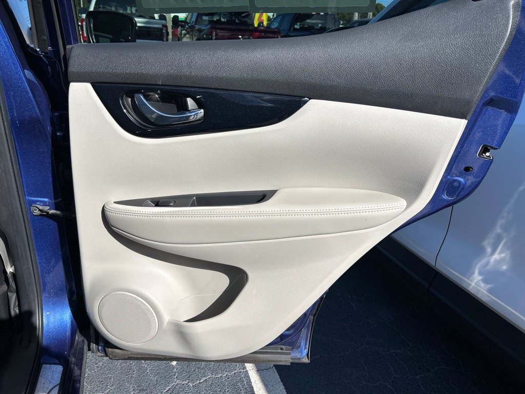 Used 2019 Nissan Rogue Sport SV FWD image 45