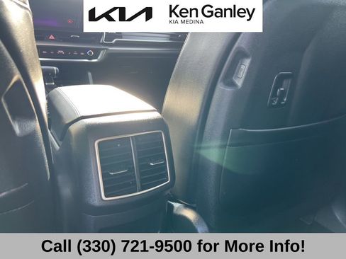 Certified 2025 Kia Sportage EX image 47