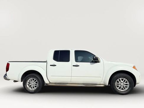 Used 2015 Nissan Frontier SV w/ SV Value Truck Package image 8