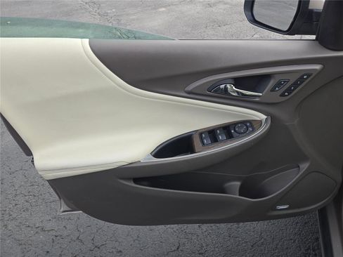 Used 2024 Chevrolet Malibu LT image 21