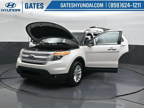 Used 2015 Ford Explorer XLT w/ Equipment Group 202B AWD/4WD image 58