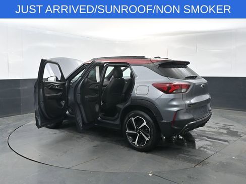 Used 2022 Chevrolet TrailBlazer RS w/ Sun and Liftgate Package image 28