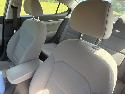 Used 2018 Hyundai Elantra SEL FWD image 9