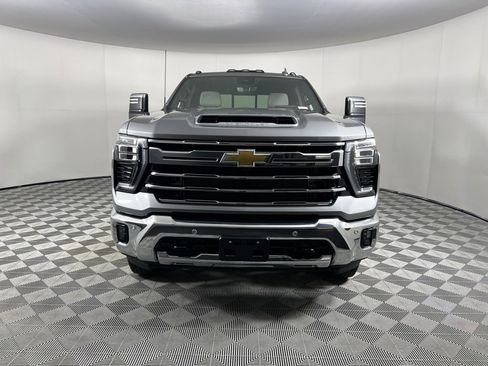 Used 2025 Chevrolet Silverado 3500 LTZ w/ LTZ Convenience Package image 10