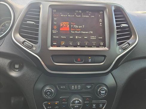 Used 2022 Jeep Cherokee Trailhawk w/ Sun, Sound & Nav Group AWD/4WD image 14