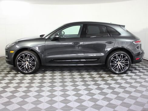 Used 2025 Porsche Macan Turbo image 2