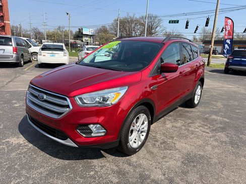 Used 2017 Ford Escape SE w/ SE Leather Comfort Package image 2
