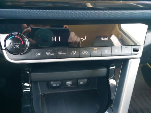 Used 2023 Kia Seltos S w/ Navigation Package image 21