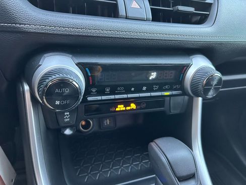 Used 2024 Toyota RAV4 LE image 25