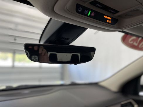 Used 2023 GMC Acadia Denali w/ Denali Technology Package image 25