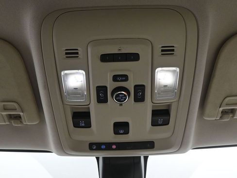 Used 2021 GMC Yukon Denali w/ LPO, Illumination Package image 18