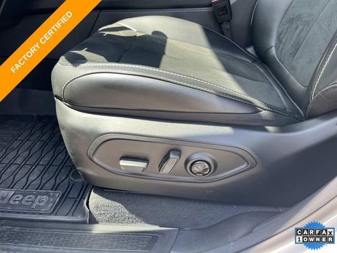 Certified 2025 Jeep Grand Cherokee Altitude w/ MOPAR Finishing Package AWD/4WD image 28