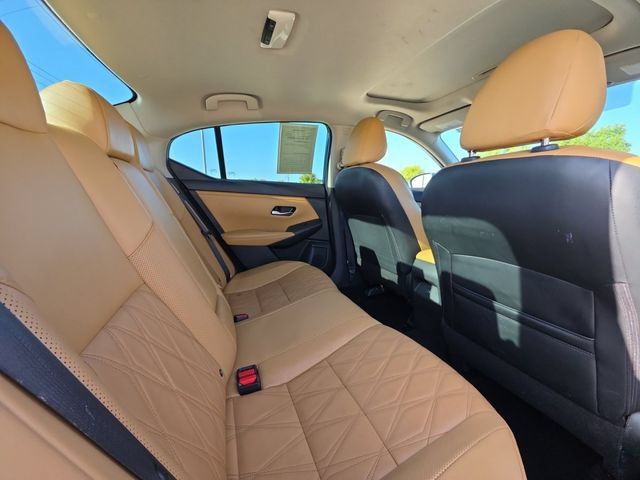 Used 2022 Nissan Sentra SV w/ SV Premium Package FWD image 27