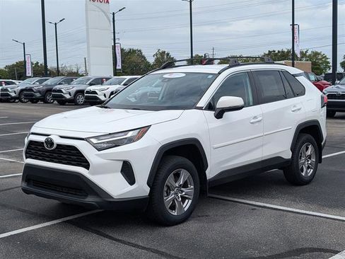 Certified 2022 Toyota RAV4 XLE image 1