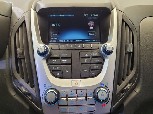 Used 2017 Chevrolet Equinox LS image 25