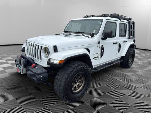 Used 2019 Jeep Wrangler Unlimited Sahara image 3