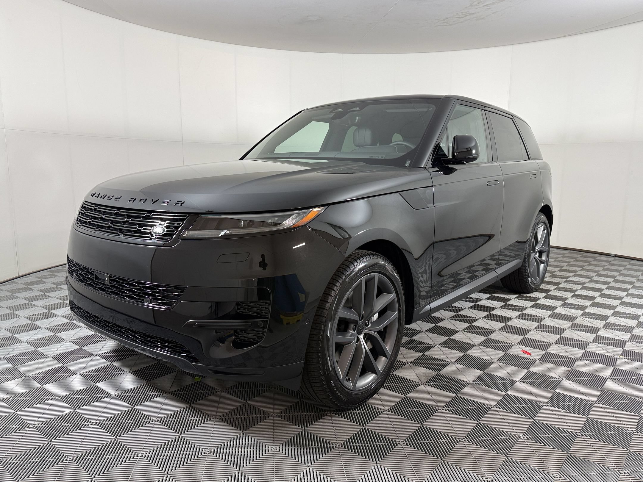 New 2027 Land Rover Range Rover Sport SE AWD/4WD image 1