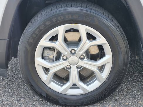 Used 2024 Jeep Compass Sport AWD/4WD image 5