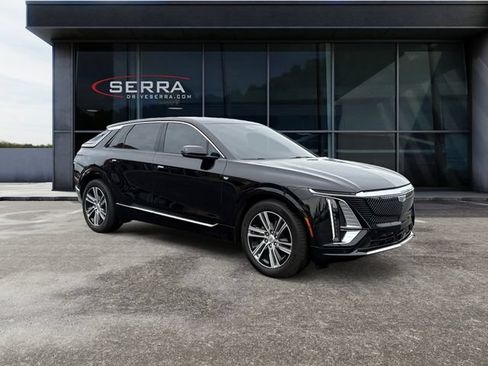 Certified 2024 Cadillac Lyriq Luxury w/ LPO, Floor Liner Package AWD/4WD image 7
