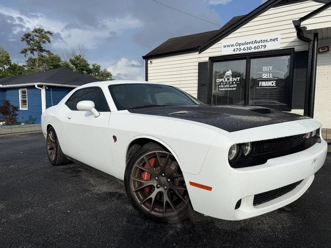 Used 2016 Dodge Challenger SRT Hellcat RWD image 1
