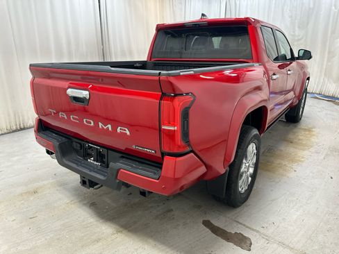 Used 2025 Toyota Tacoma Limited AWD/4WD image 12