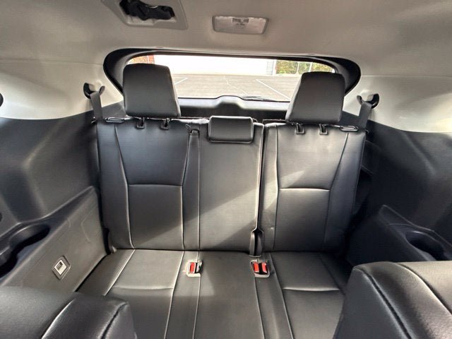 Used 2021 Toyota Highlander XLE AWD/4WD image 17
