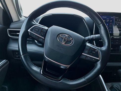 Used 2020 Toyota Highlander Limited AWD/4WD image 5
