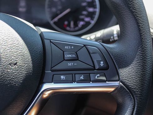 Used 2024 Nissan Sentra SV FWD image 31