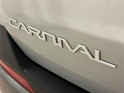 Used 2025 Kia Carnival SX image 21