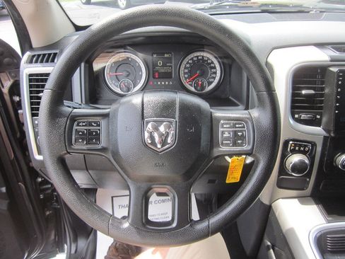 Used 2017 RAM 1500 Classic SLT RWD image 21