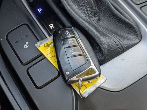 Used 2017 Hyundai Santa Fe Limited image 37